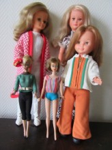" Lilli, Barbie, Cathie et leurs amies  Des mannequins dfilent en mode vintage "