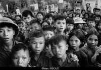 Marc RIBOUD " La jeune fille  la fleur, 50 ans aprs "